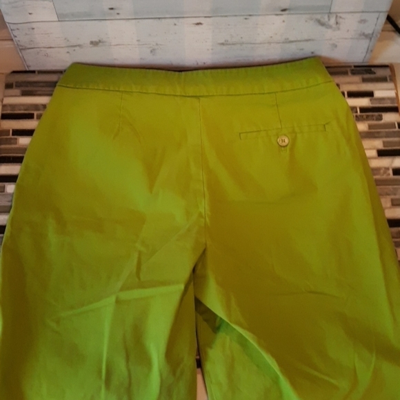 Jones New York green Bermuda shorts 8 - Picture 2 of 3